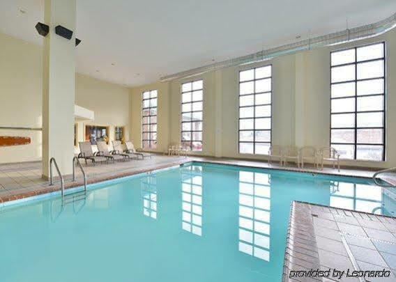 Quality Inn & Suites Cincinnati I-275 Springdale Exteriör bild